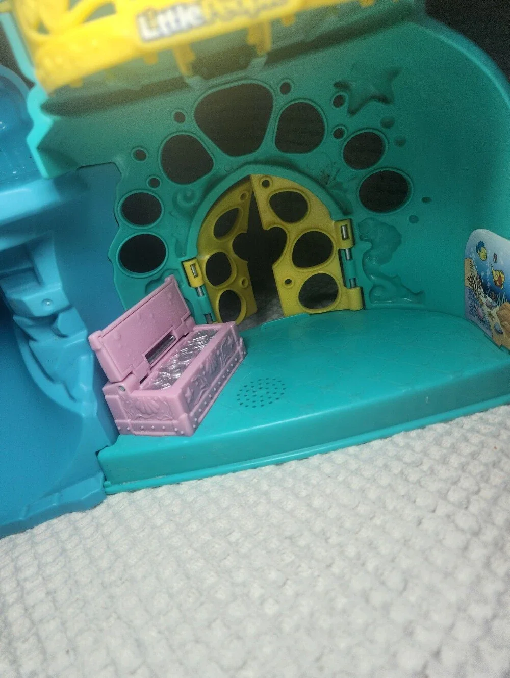 Little People Ariel Grotto Mermaid Playset - With 1 Figure And 1 Accessory Works